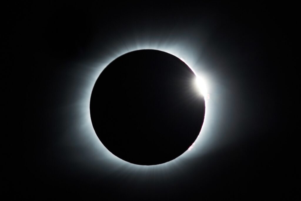 Voyage éclipse solaire Maroc 2027,Solar Eclipse Morocco 2027,Morocco Eclipse Tour 2027,Circuit privé Maroc 2027,Éclipse solaire totale Maroc 2027,Circuit Maroc éclipse solaire,Voyage astronomie Maroc Voyage Éclipse Solaire Maroc 2027 : Le Guide Complet pour Vivre l’Éclipse Totale du 2 Août 2027 au Maroc